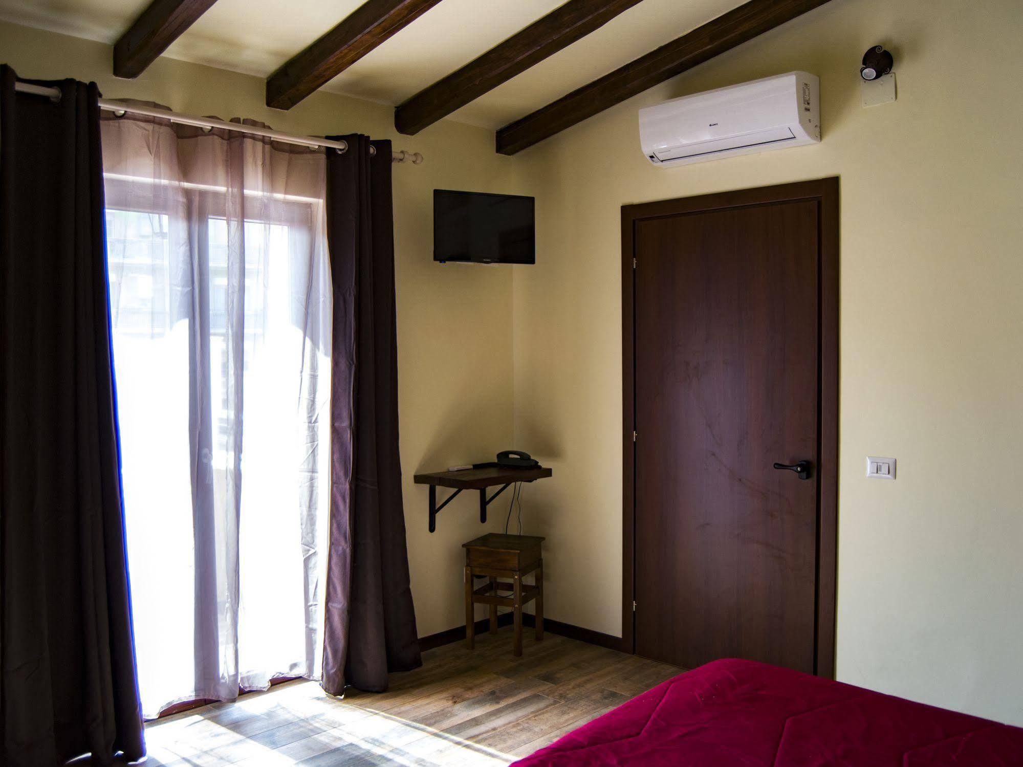 Sleep'N Go Hotel Fiumicino Exterior photo