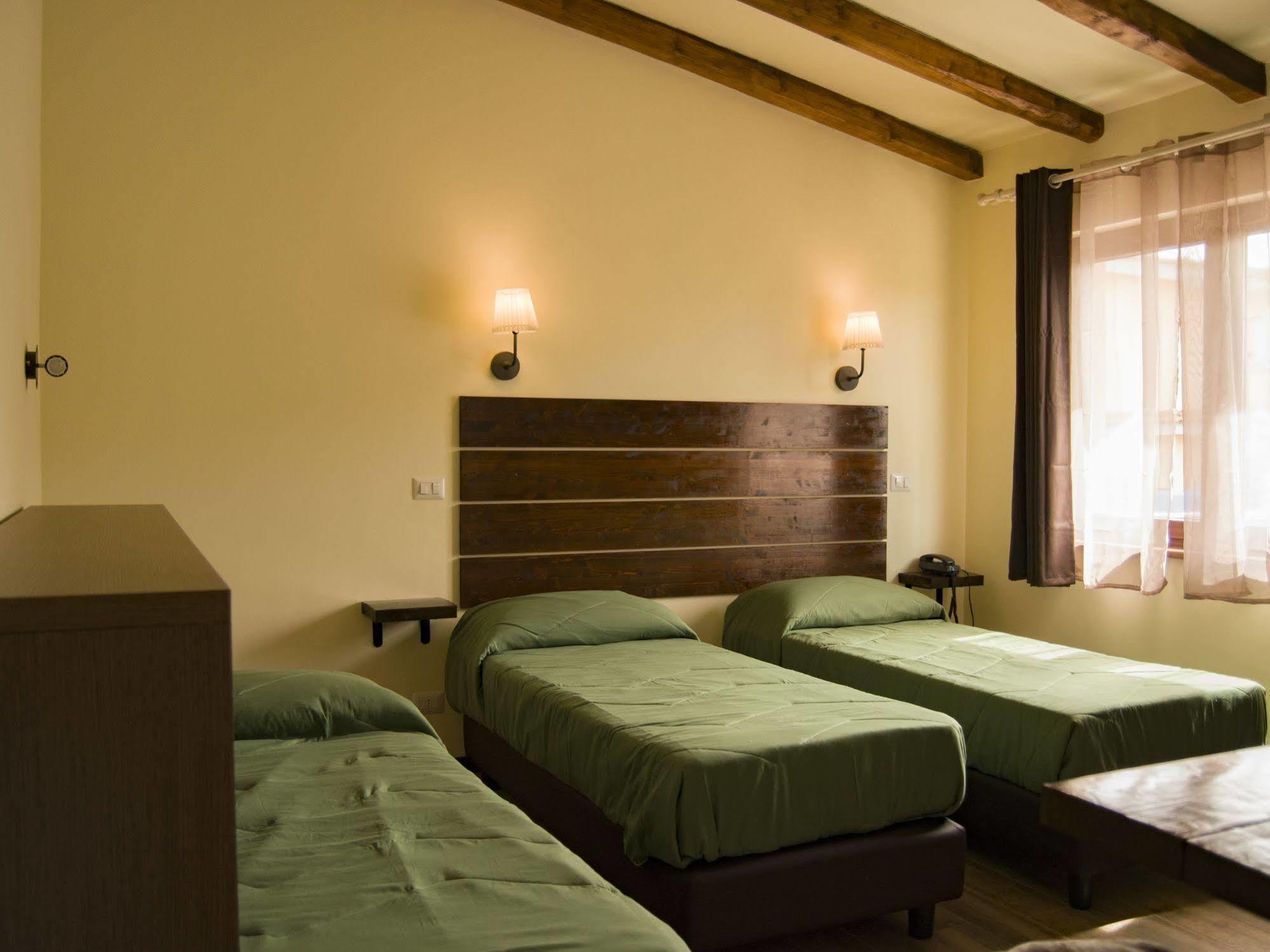 Sleep'N Go Hotel Fiumicino Exterior photo