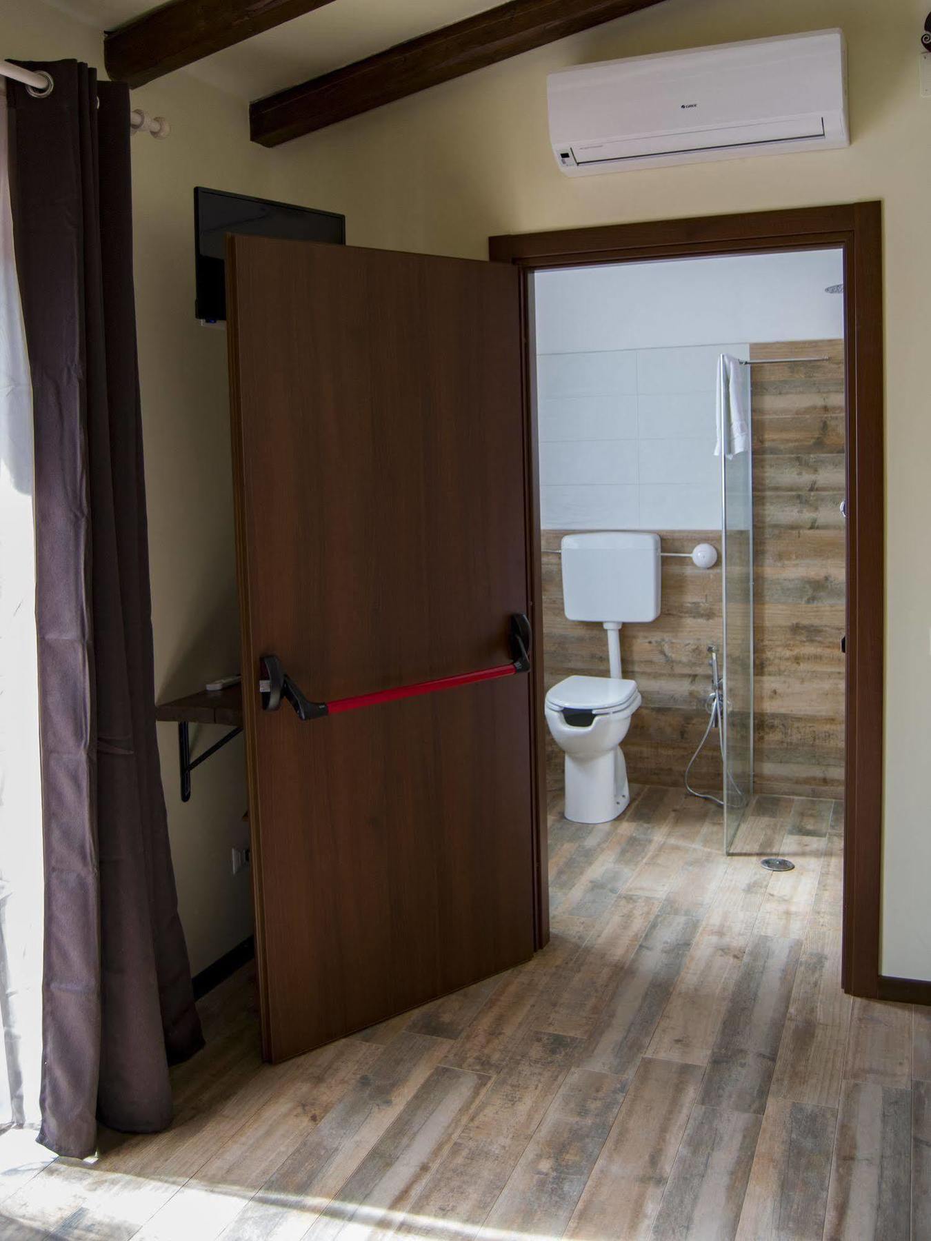 Sleep'N Go Hotel Fiumicino Exterior photo